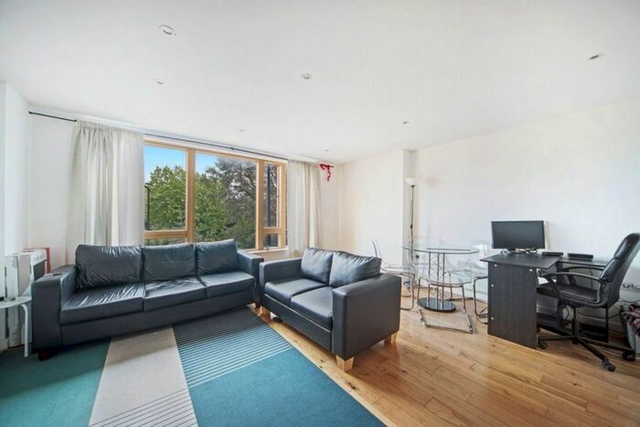 2 Bedroom Flat To Rent In York Way, London, N7