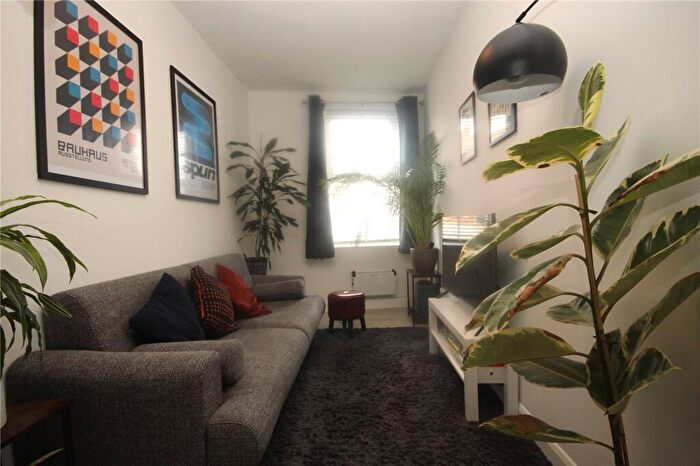 1 Bedroom Apartment To Rent In Norwood Road, London, SE27