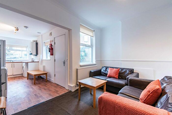 1 Bedroom Semi-Detached House To Rent In Montpellier Road, NG7