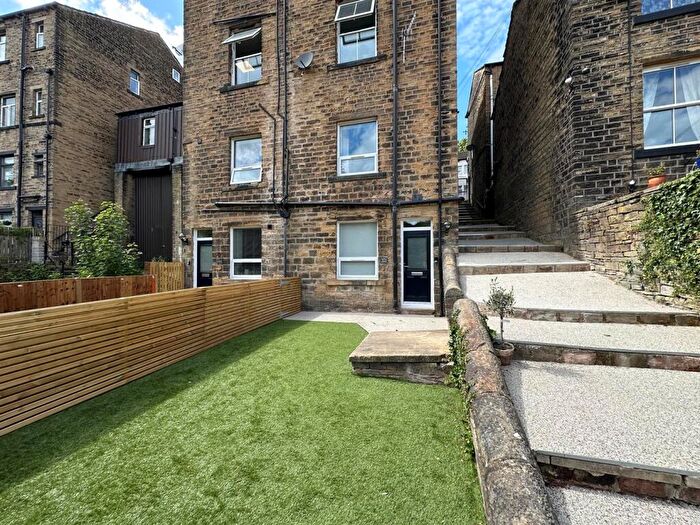 1 Bedroom Apartment To Rent In Halifax Road, Ripponden, Sowerby Bridge, HX6