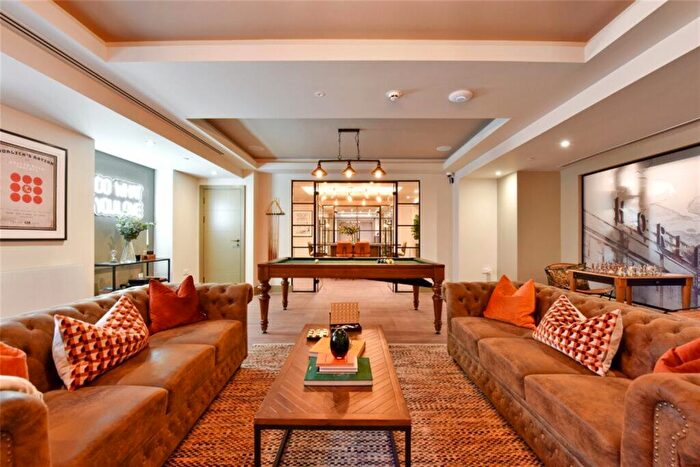 2 Bedroom Apartment To Rent In Aquifer House, Horlicks Quarter, Slough, SL1