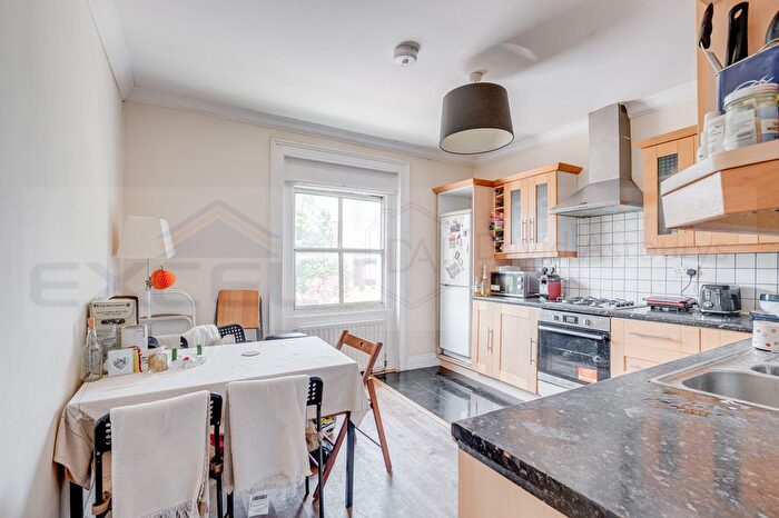 3 Bedroom Flat To Rent In Haverstock Hill, Chalk Farm, London, NW3