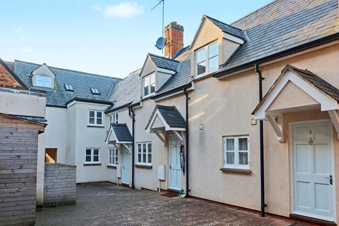 1 Bedroom Apartment For Sale In Woolpack Mews, Banbury, OX16