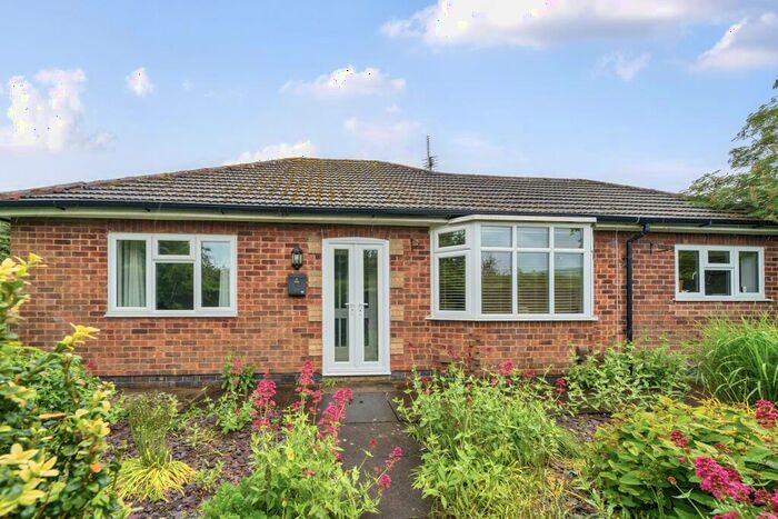 3 Bedroom Bungalow To Rent In Rowan Avenue, Market Harborough, LE16
