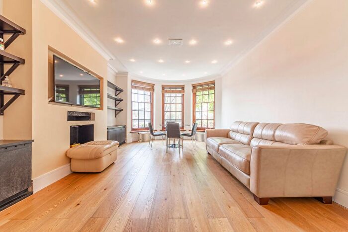 2 Bedroom Flat To Rent In Park Lodge, St John's Wood, NW8