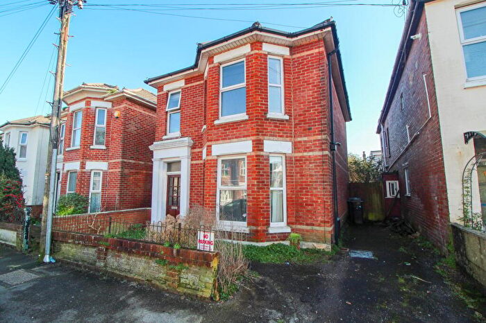 3 Bedroom Detached House For Sale In Langton Road, Bournemouth, BH7