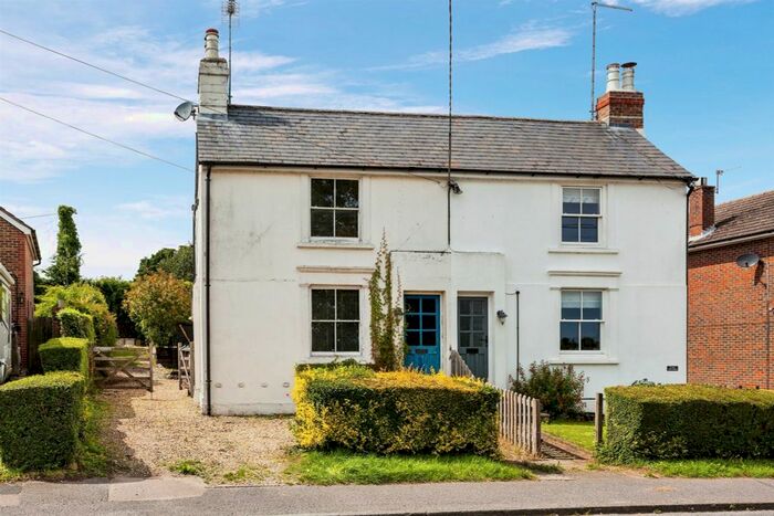 2 Bedroom Cottage For Sale In Whitemans Green, Cuckfield, Haywards Heath, RH17