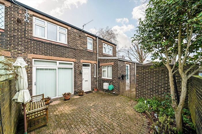 3 Bedroom End Of Terrace House For Sale In Deventer Crescent, East Dulwich, SE22