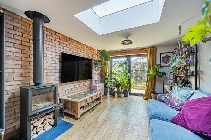 3 Bedroom End Of Terrace House For Sale In Larchfield Close, Frome, Frome, BA11