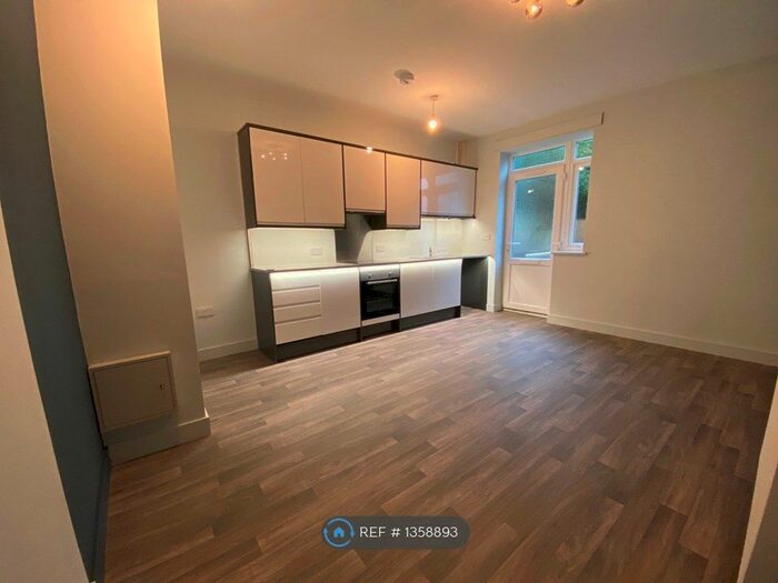 1 Bedroom Flat To Rent In Longfleet Road, Poole, BH15