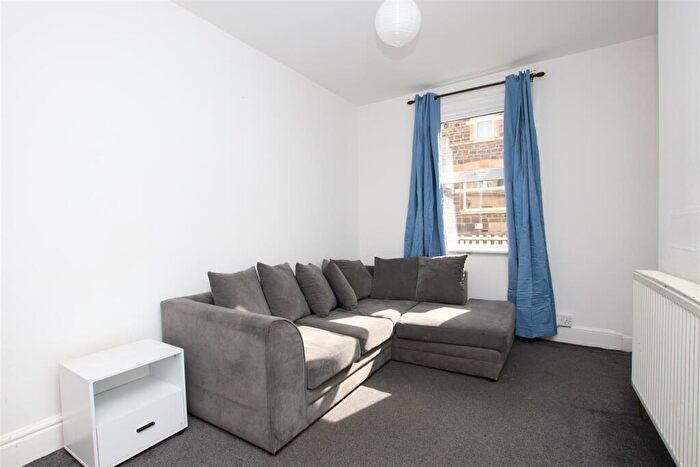 2 Bedroom Terraced House To Rent In South View Road, Bath, BA2