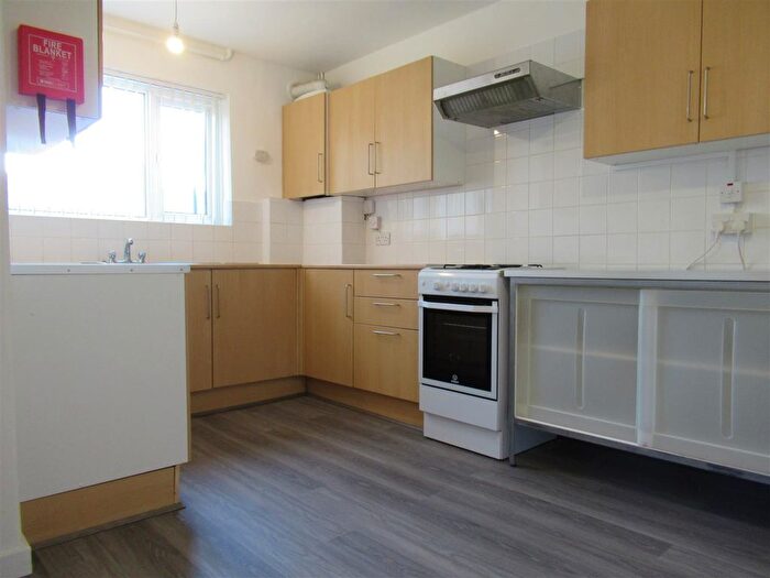 3 Bedroom Maisonette To Rent In Old Church Road, London, E4