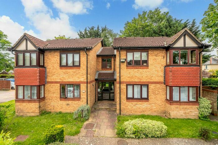 1 Bedroom Flat To Rent In College Road, Abbots Langley, WD5