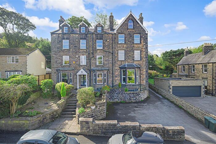 2 Bedroom Flat For Sale In Cow Pasture Road, Ilkley, LS29