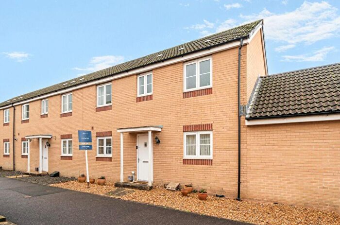 3 Bedroom End Of Terrace House For Sale In Carnegie Walk, EX2