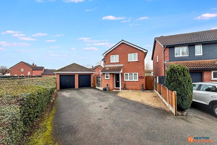 4 Bedroom Detached House For Sale In Temple Grange, Werrington, Peterborough, PE4