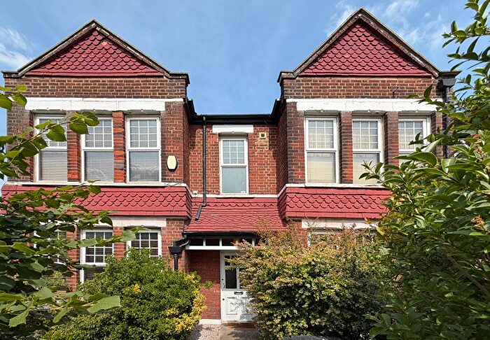 4 Bedroom End Of Terrace House For Sale In Lewin Road, SW16