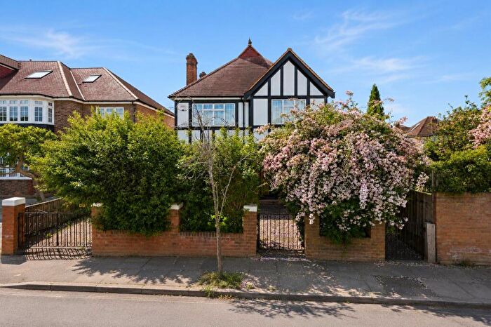 4 Bedroom Detached House For Sale In Parkgate Gardens, East Sheen, SW14