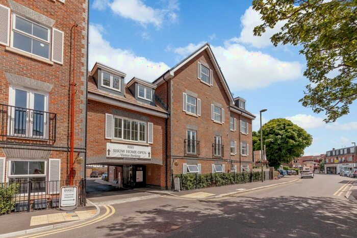 2 Bedroom Flat To Rent In Bridge Street, Walton-On-Thames, KT12