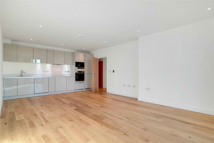 2 Bedroom Apartment To Rent In Station Road London, SE13