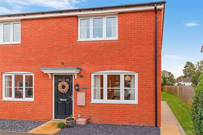 2 Bedroom End Terrace House For Sale In Greenacre Place, Newbury, West Berkshire, RG14