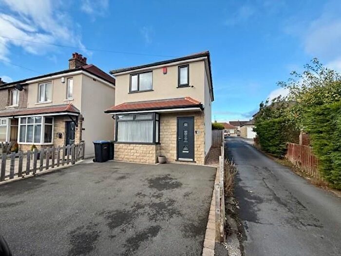 3 Bedroom Detached House For Sale In Ridgeway, Wrose, Shipley, BD18