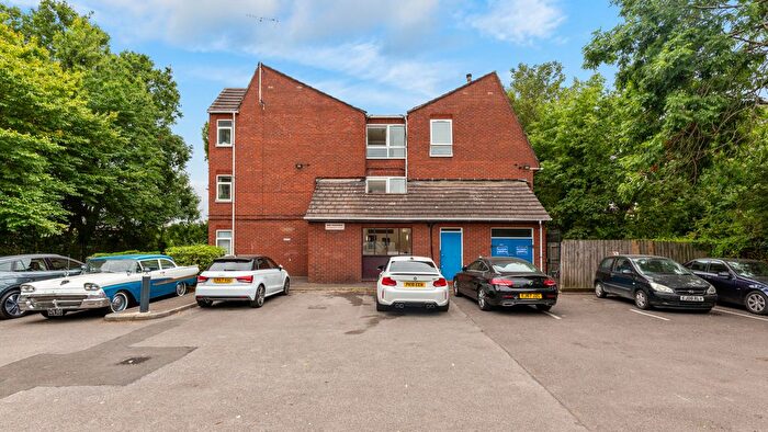 1 Bedroom Flat For Sale In Hanger View Way, London, W3