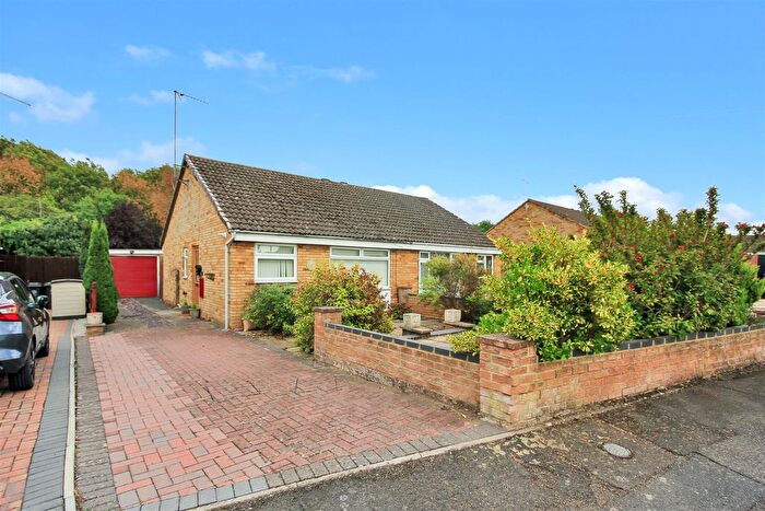 2 Bedroom Semi-detached Bungalow For Sale In Ennerdale Road, Rushden, NN10