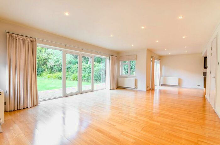 6 Bedroom Detached House To Rent In Traps Lane, Coombe, New Malden, KT3