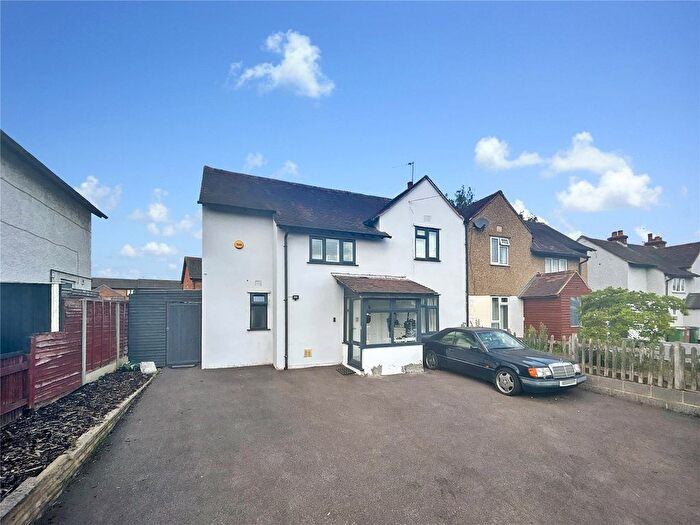 3 Bedroom Semi-Detached House For Sale In Cray Road, Sidcup, Kent, DA14