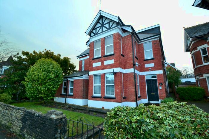 2 Bedroom Flat To Rent In Alum Chine, BH4