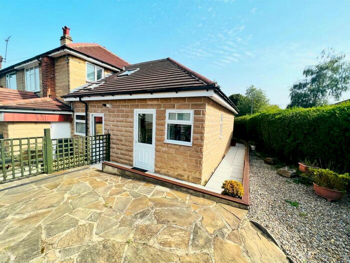 1 Bedroom Apartment To Rent In Buckstone Crescent, Alwoodley, Leeds, West Yorkshire., LS17