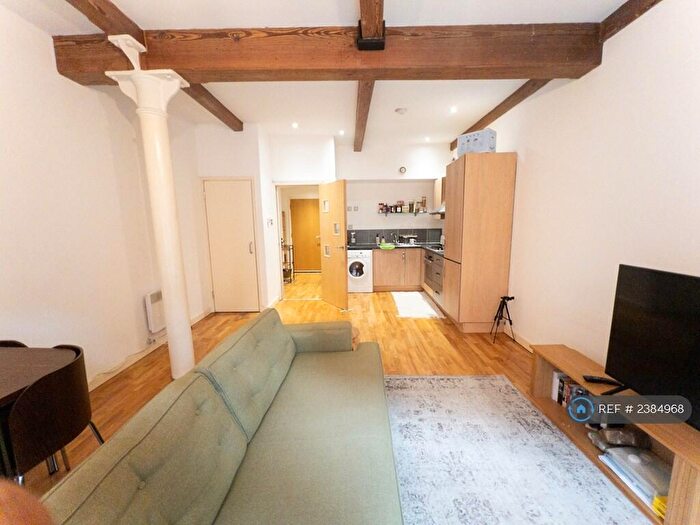 2 Bedroom Flat To Rent In Princess Street, Manchester, M1