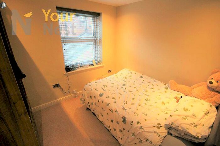 2 Bedroom Apartment To Rent In Granby Street, Headingley, Leeds, LS6