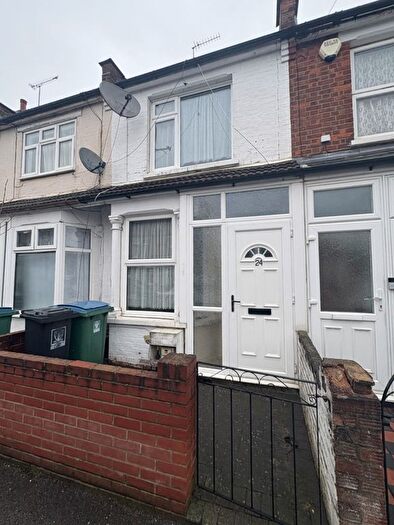 3 Bedroom Terraced House To Rent In Durban Road East, Watford, WD18