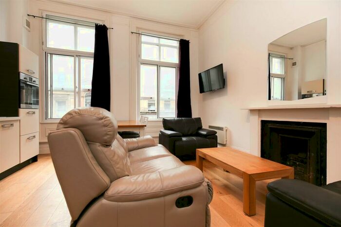 2 Bedroom Apartment To Rent In (£pppw)Grainger Street, City Centre, Newcastle Upon Tyne, NE1
