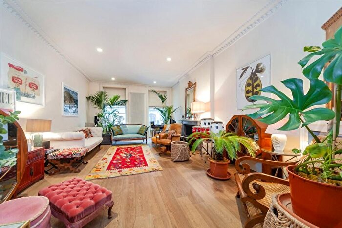 3 Bedroom Flat To Rent In Bedford Place, London, WC1B