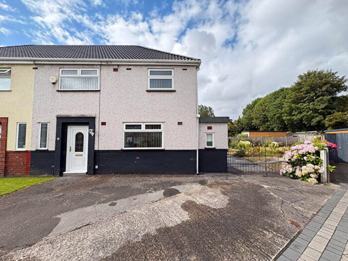 3 Bedroom Semi Detached House For Sale In Emerald Close, Bootle, L30