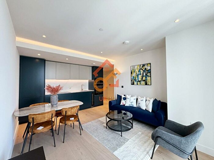 1 Bedroom Flat To Rent In Harcourt Tower, Marsh Wall, London, E14