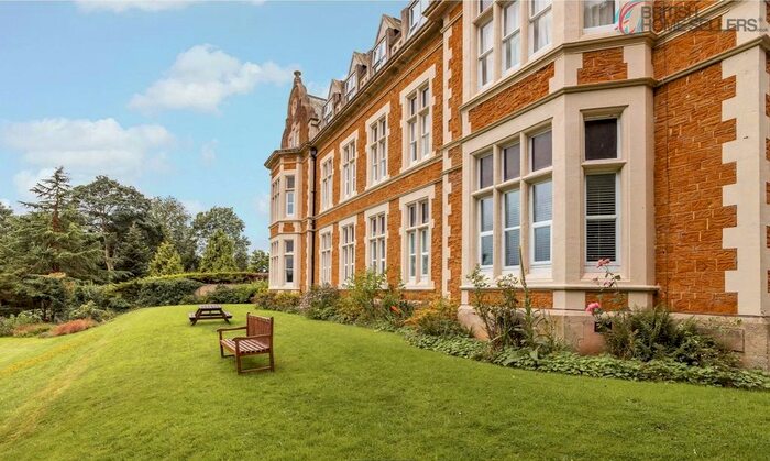 2 Bedroom Flat For Sale In Hall Drive, Burton Lazars, Melton Mowbray, Leicestershire LE14