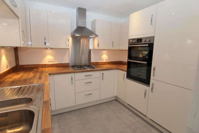 3 Bedroom Town House To Rent In Winstanley Road, Manchester, M40