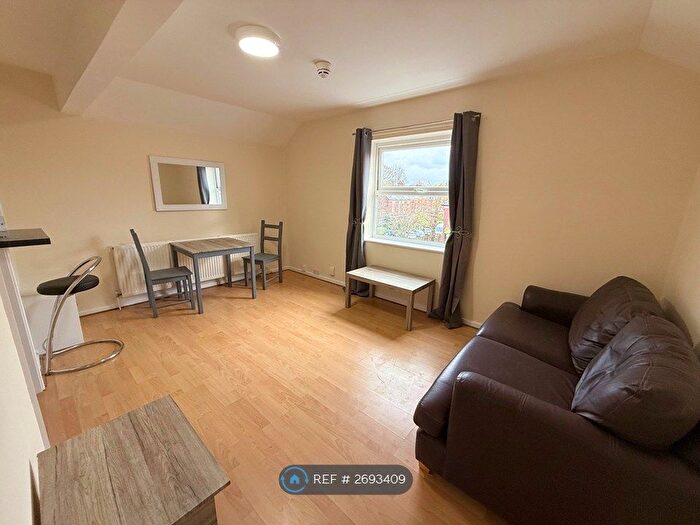 1 Bedroom Flat To Rent In Burton Road, Manchester, M20