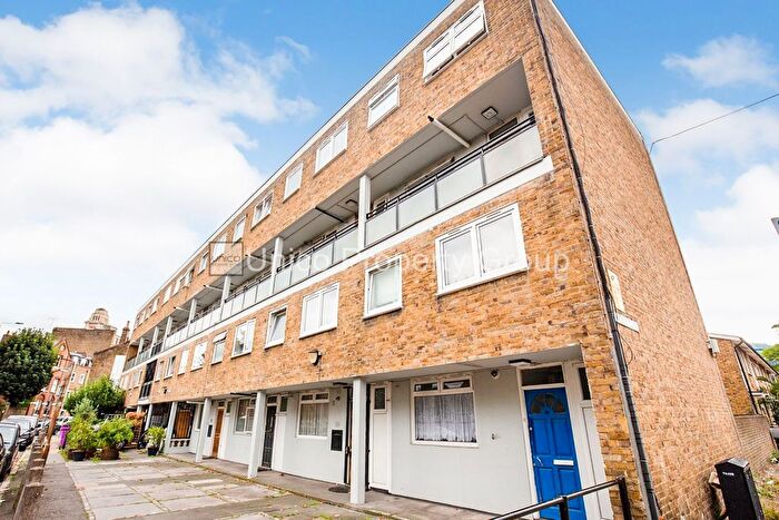 3 Bedroom Flat To Rent In Cleveland Way, London, E1