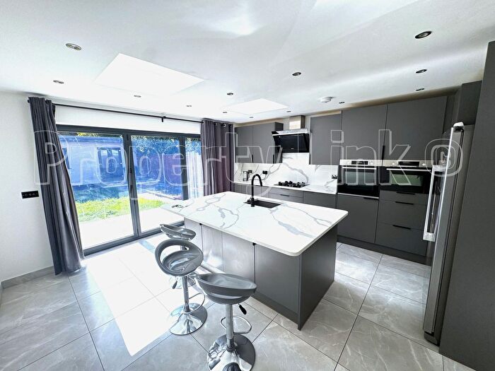 5 Bedroom Semi Detached House To Rent In Westminister Gardens, Barking, IG11