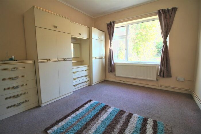 2 Bedroom Bungalow To Rent In Fouracres Hemel Hempstead, Hertfordshire, HP3