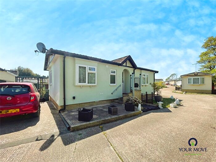 2 Bedroom Mobile/park Home For Sale In The Marigolds, Shripney Road, Bognor Regis, West Sussex, PO22