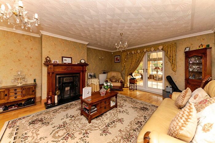 6 Bedroom Detached House For Sale In Louth Road, Fotherby, Louth, LN11