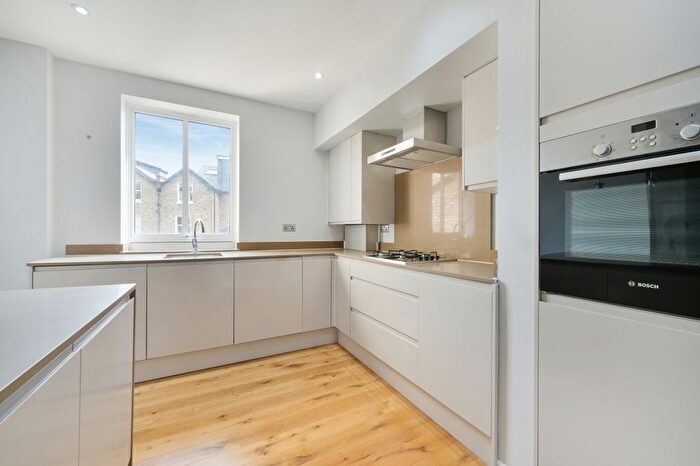 2 Bedroom Flat To Rent In East Dulwich Grove, London, SE22