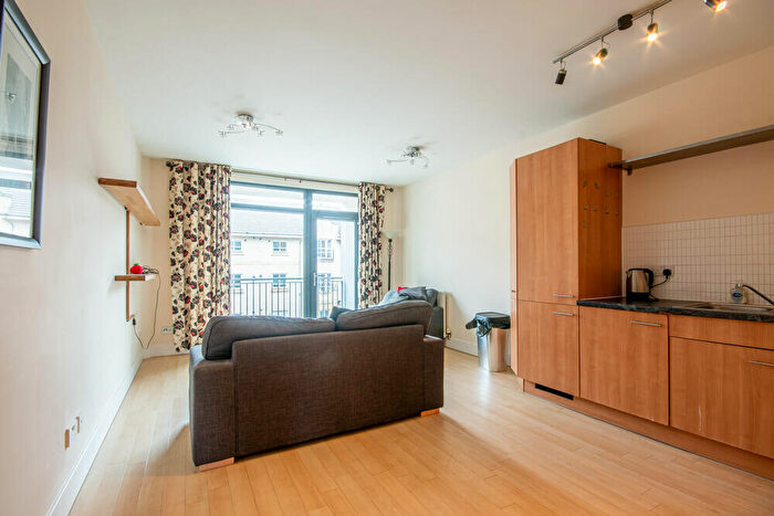 2 Bedroom Flat To Rent In L – Hopetoun Street, Edinburgh, EH7
