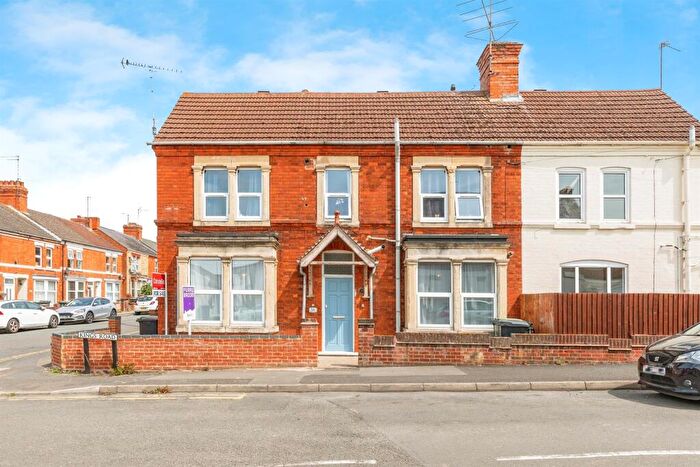 1 Bedroom Flat For Sale In Kings Road, Rushden, NN10
